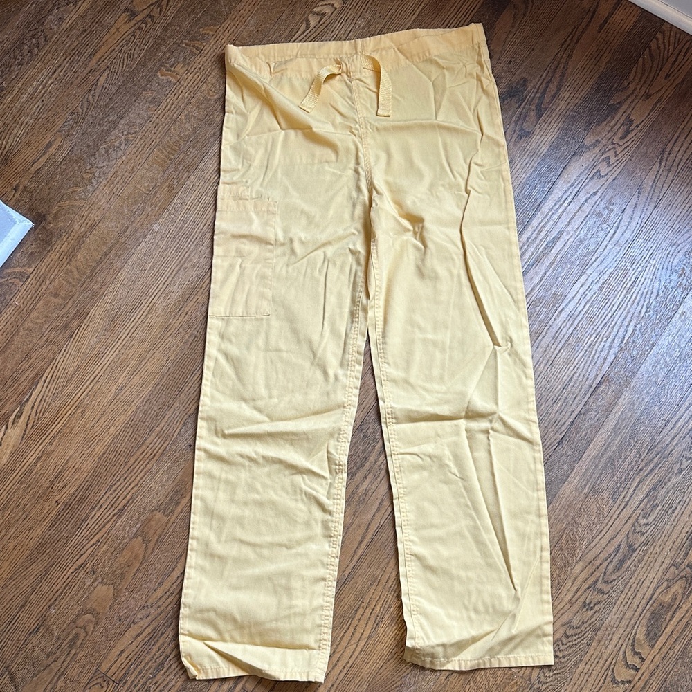 Women’s Cherokee Scrub Pants XS- Yellow